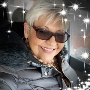 Meet your Posher, Adria